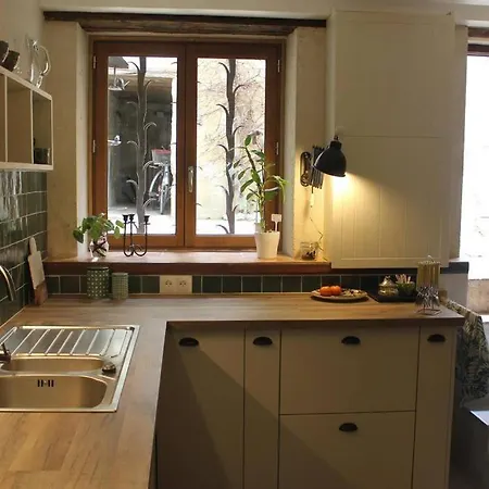 Sous Les Arcades De Fources-jolie Maison Medievale *