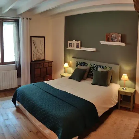 Sous Les Arcades De Fources-jolie Maison Medievale Fourcès